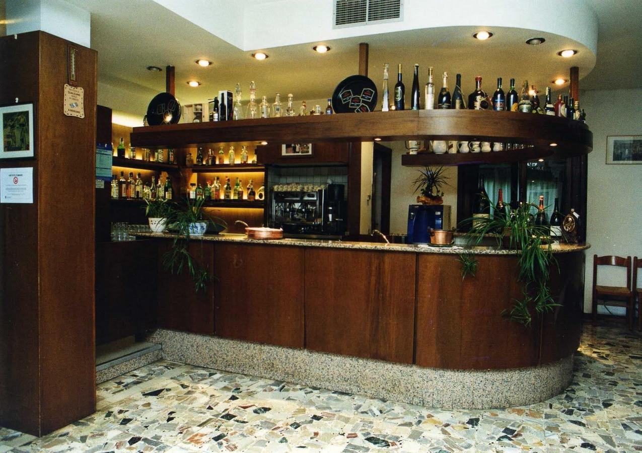 Ristorante Primula Bianca Hotel Varzi Exterior foto