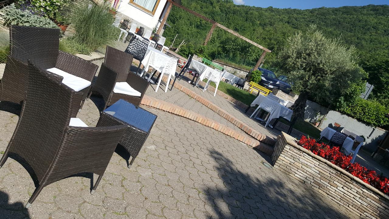 Ristorante Primula Bianca Hotel Varzi Exterior foto