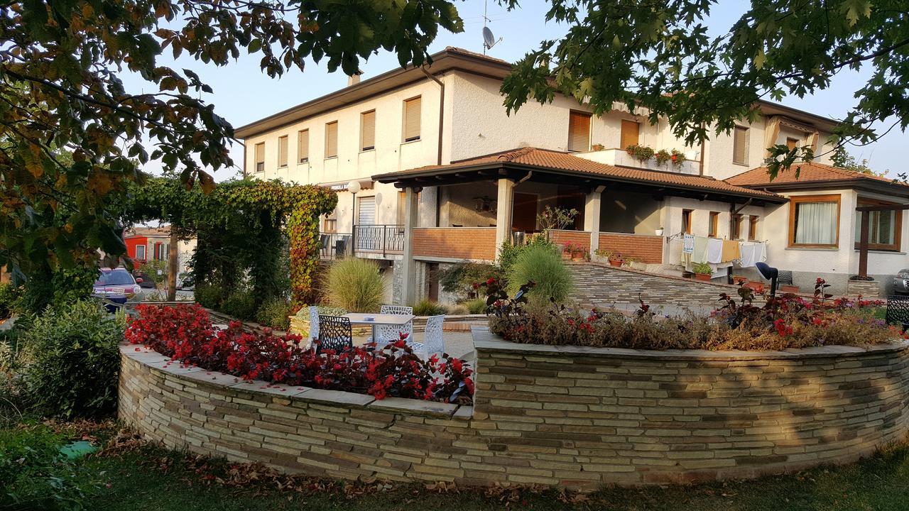 Ristorante Primula Bianca Hotel Varzi Exterior foto